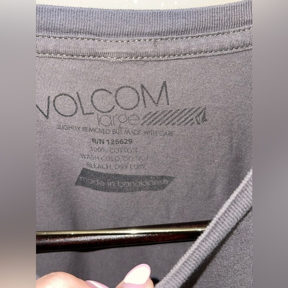 VOLCOM Short Sleeve Tee Shirt Women’s Size Large - Picture 4 of 4